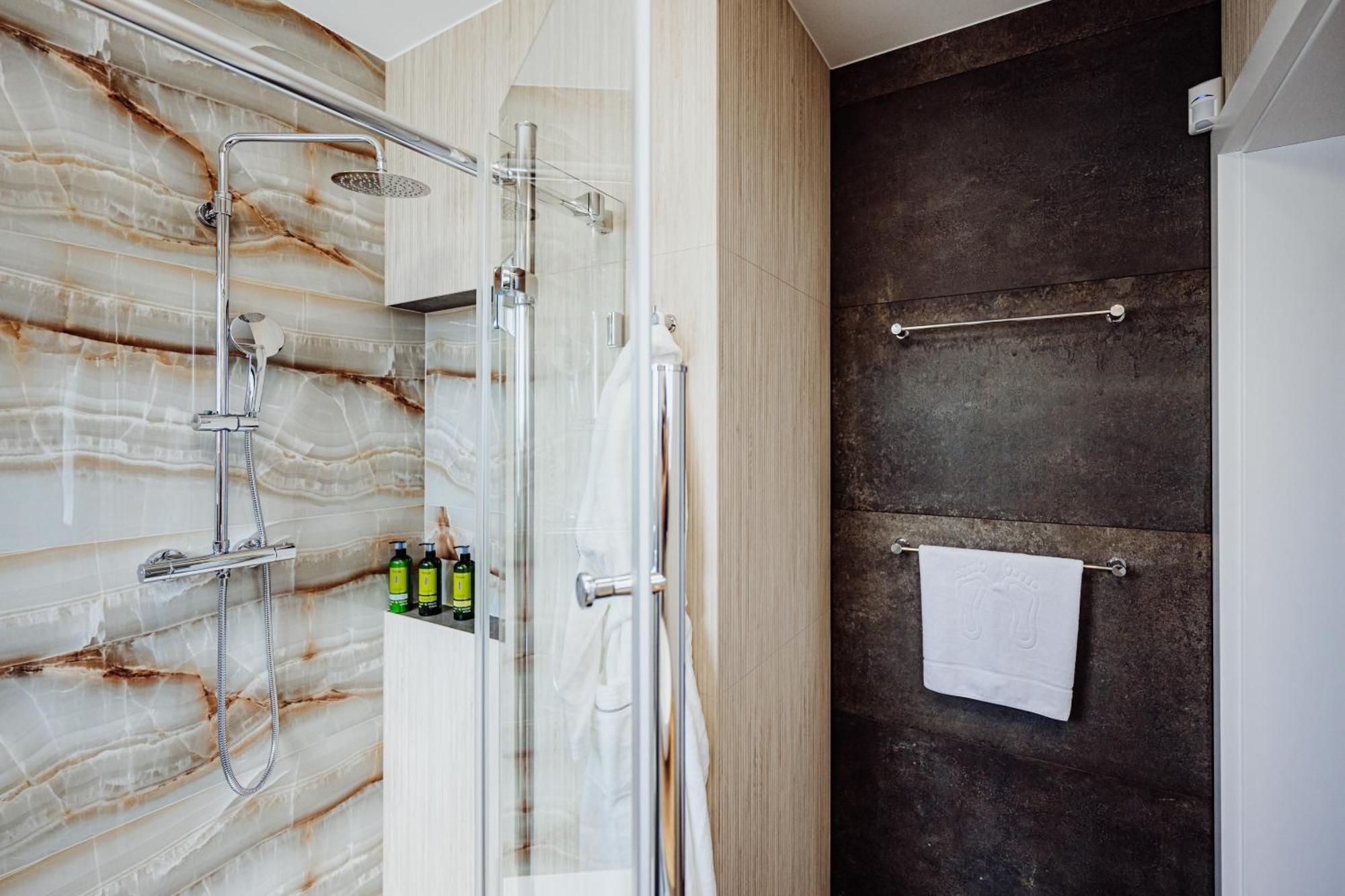 Cristalview Stay&Relax - Luksusowe Apartamenty- Zewnetrzne Jacuzzi- Przyjazne Dla Rodzin - Zwierzeta Akceptowane Подґужин Екстер'єр фото