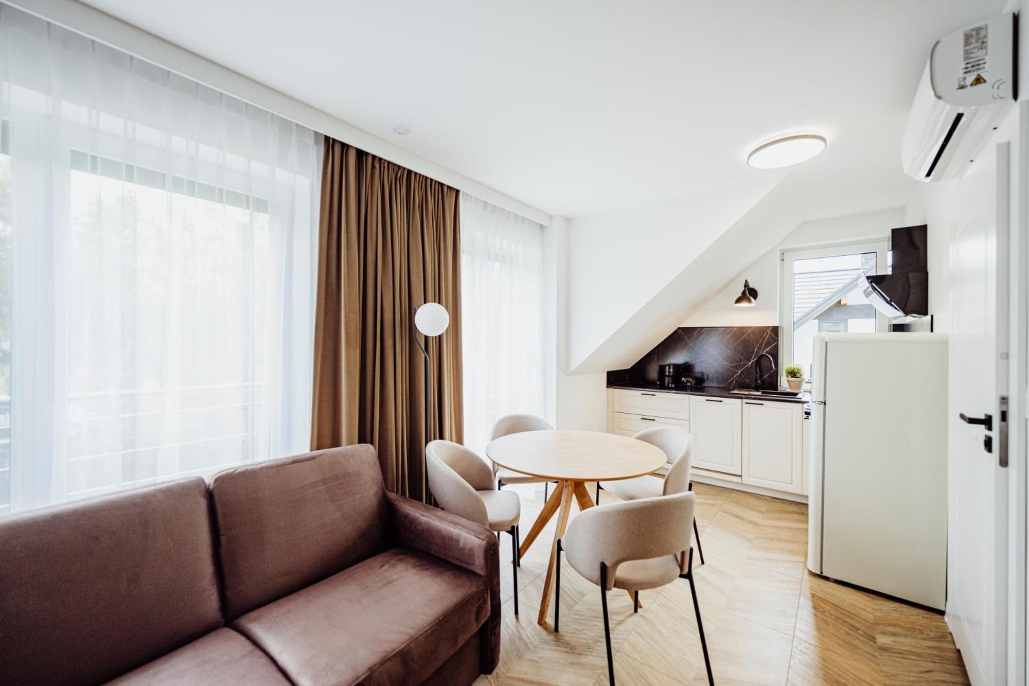 Cristalview Stay&Relax - Luksusowe Apartamenty- Zewnetrzne Jacuzzi- Przyjazne Dla Rodzin - Zwierzeta Akceptowane Подґужин Екстер'єр фото