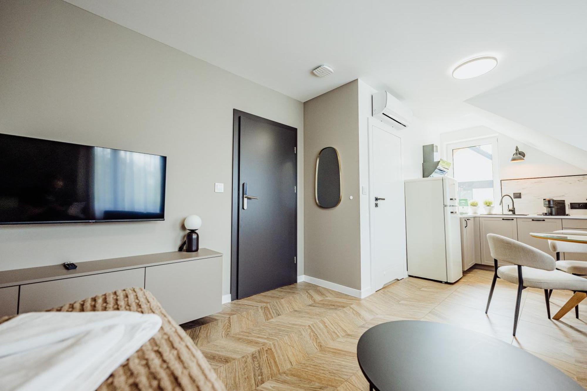 Cristalview Stay&Relax - Luksusowe Apartamenty- Zewnetrzne Jacuzzi- Przyjazne Dla Rodzin - Zwierzeta Akceptowane Подґужин Екстер'єр фото