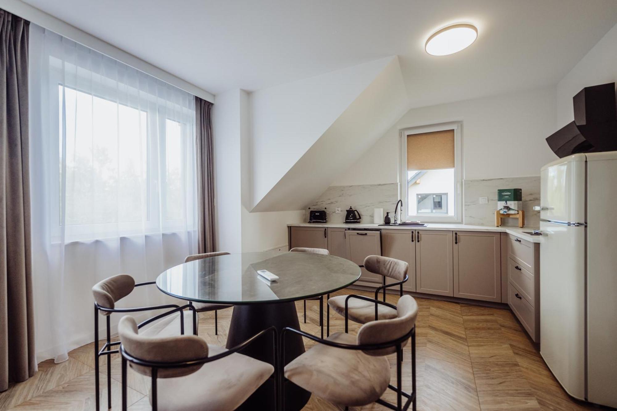 Cristalview Stay&Relax - Luksusowe Apartamenty- Zewnetrzne Jacuzzi- Przyjazne Dla Rodzin - Zwierzeta Akceptowane Подґужин Екстер'єр фото